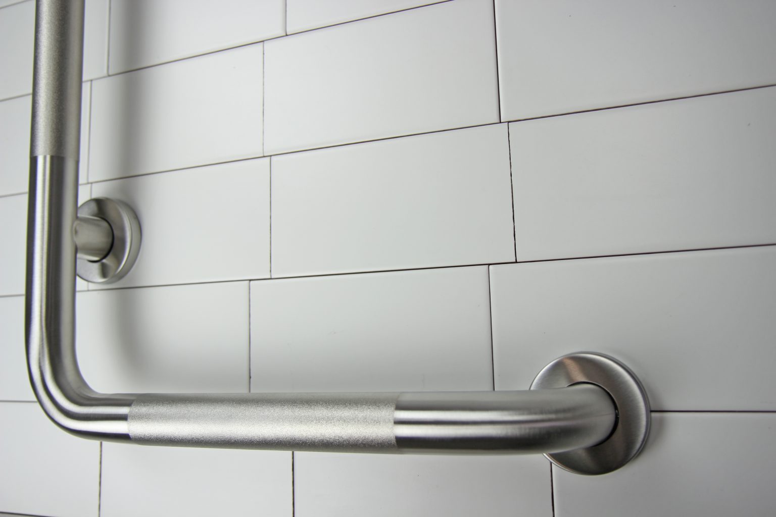 Stainless Steel 1 ¼” Diameter Grab Bars 30”x30” Frost
