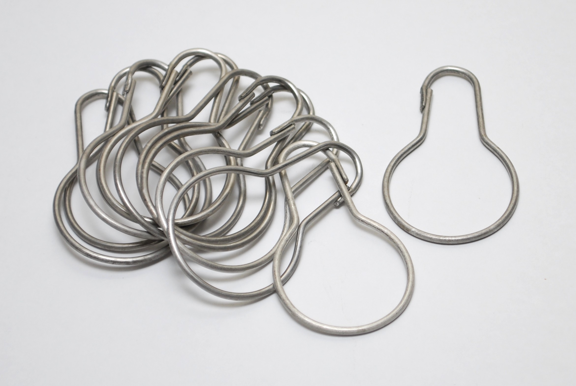 100 Crochets Pour Rideaux Plissés - En Plastique PP, Forme En L - Pour Ruban à Oeillets, Anneaux - Taille Environ 2,8 X 1,2 Cm